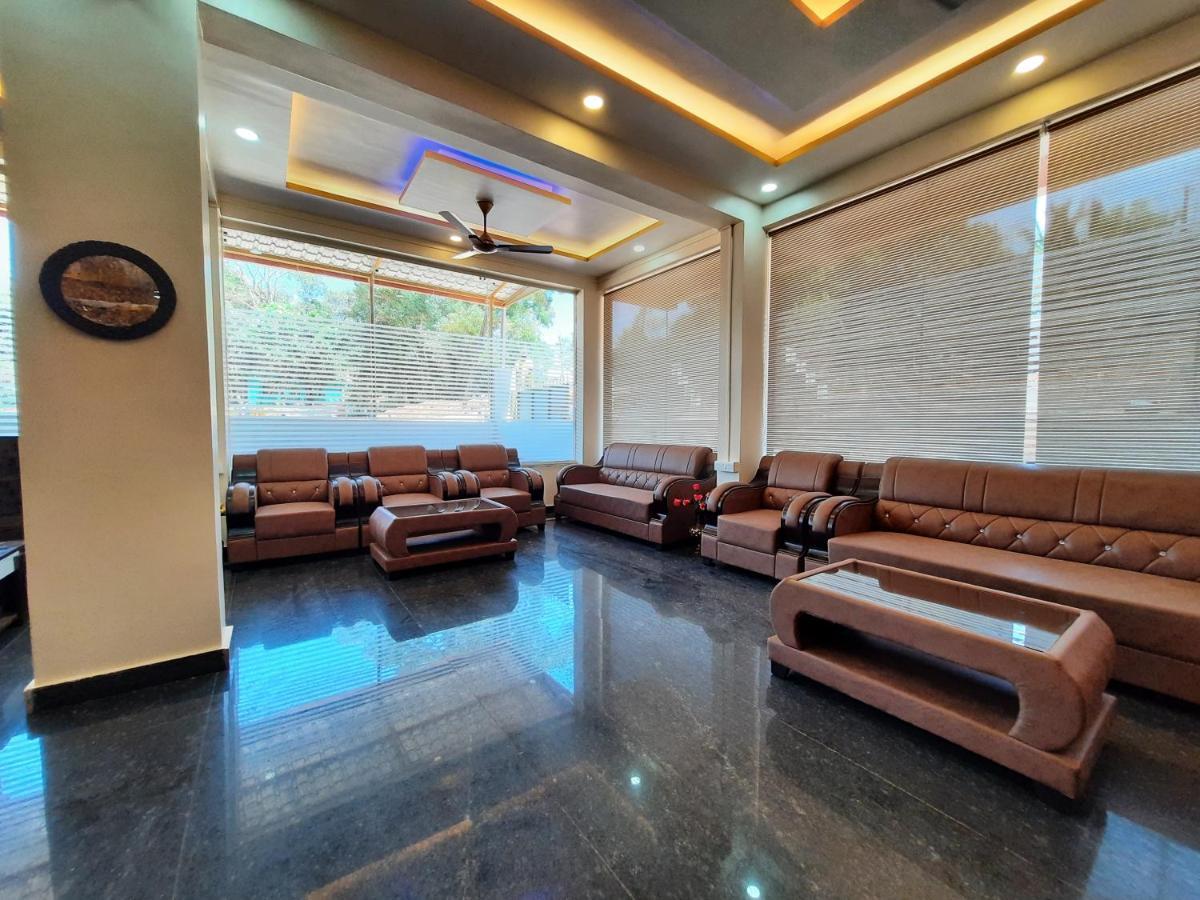 Hotel Golden Heights Gokarna 고카르나 외부 사진