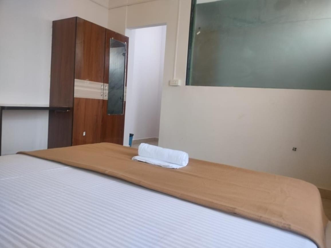 Hotel Golden Heights Gokarna 고카르나 외부 사진